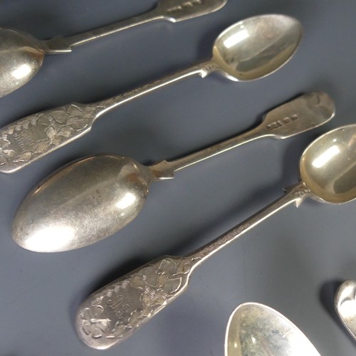 65 - A set of Eleven Edwardian silver Teaspoons, by Duncan & Scobbie, hallmarked Sheffield, 1905, wit... 