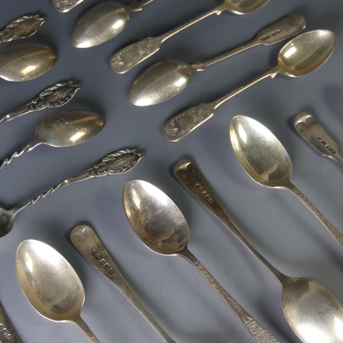 65 - A set of Eleven Edwardian silver Teaspoons, by Duncan & Scobbie, hallmarked Sheffield, 1905, wit... 