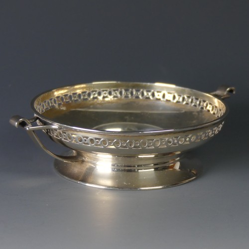 84 - A George V silver Bon Bon Dish, by Walker & Hall, hallmarked Sheffield, 1913, of two handled cir... 