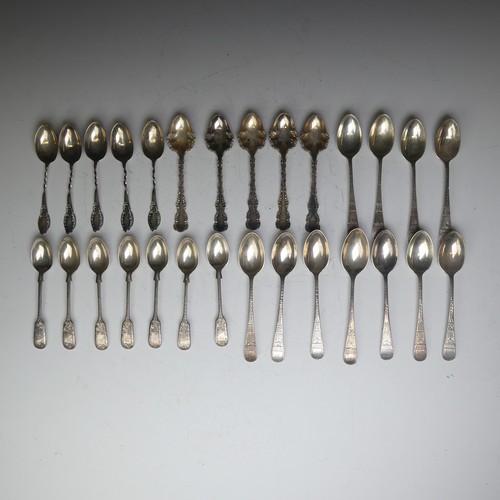 65 - A set of Eleven Edwardian silver Teaspoons, by Duncan & Scobbie, hallmarked Sheffield, 1905, wit... 