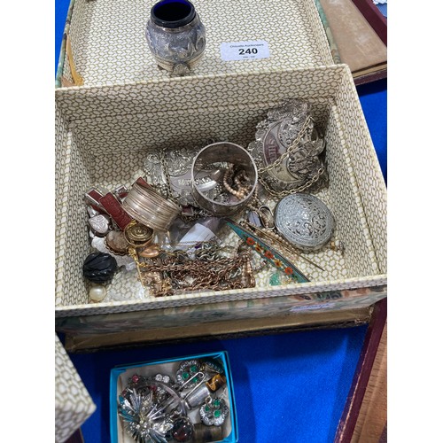 240 - A quantity of Jewellery and Costume Jewellery, including some silver chains, bracelets, earrings etc... 