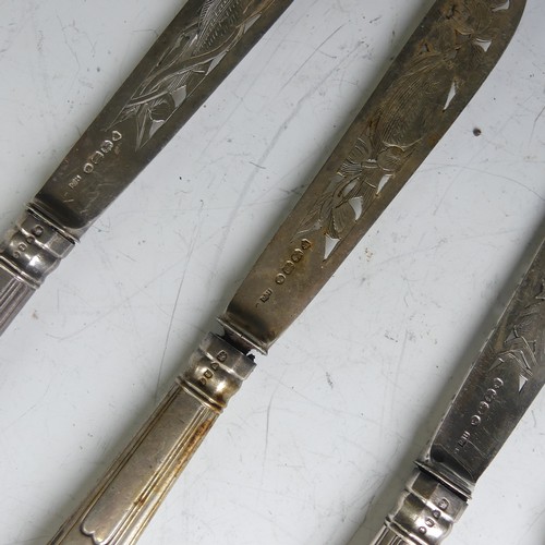 48 - A Victorian silver Albert pattern Butter Knife, by John James Whiting, hallmarked London, 1851, cres... 