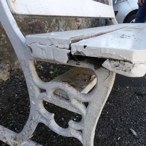 621 - A Vintage cast iron and white painted garden Seat/Bench, of small proportions, W 130 cm x H 86 cm x ... 