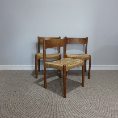 591 - A Harlequin set of six mid-20thC Niels Moller for J L Moller bar back teak dining Chairs, all with r... 