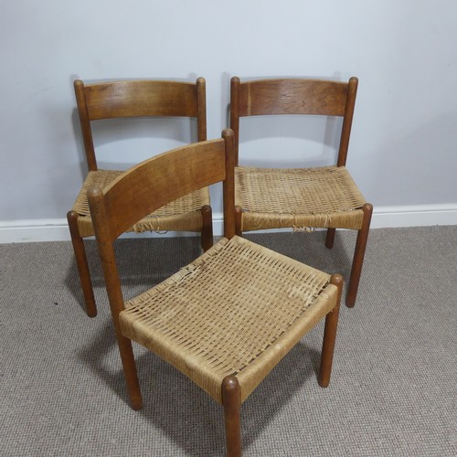 591 - A Harlequin set of six mid-20thC Niels Moller for J L Moller bar back teak dining Chairs, all with r... 