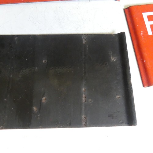 622 - London Transport; a collection of of London Transport bus stop enamel G-PLATES, all are E3-size and ... 