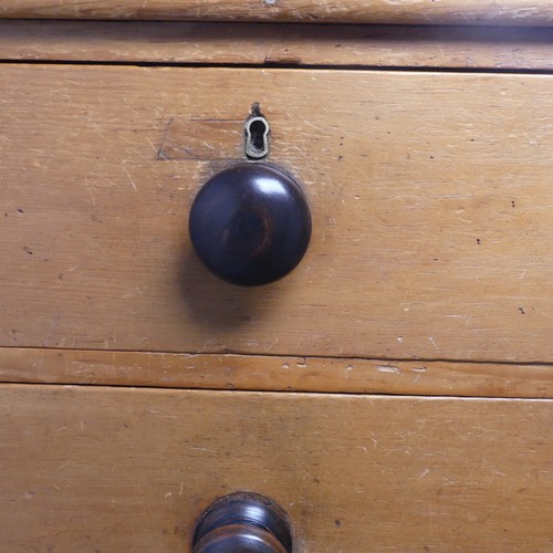 399 - A late 19th century Canadian pine Chest of drawers, Nova Scotia, with two short drawers over three l... 