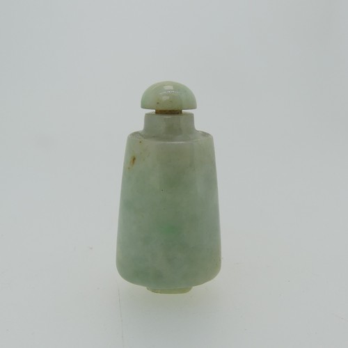 102 - A small quantity of Chinese jade Snuff Bottles, comprising one carved with bats, hardstone stopper, ... 