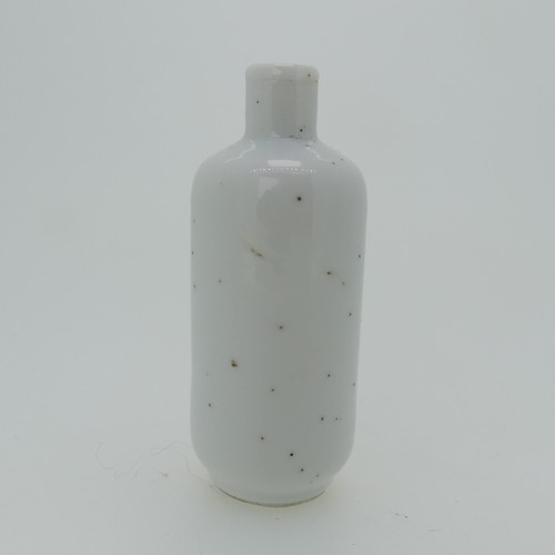 108 - A Chinese porcelain Snuff Bottle, of white ground with painted depiction of an elder, H 6cm without ... 