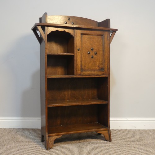 406 - An Arts and Crafts oak Bookcase with cupboard, in the manner of Liberty, W 67 cm x H 104 cm x D 25 c... 