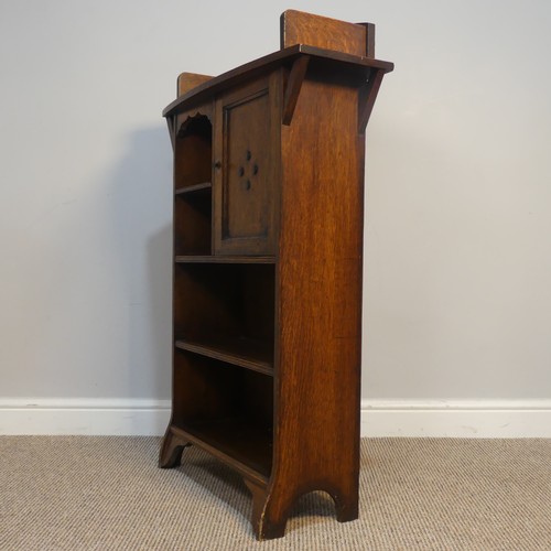 406 - An Arts and Crafts oak Bookcase with cupboard, in the manner of Liberty, W 67 cm x H 104 cm x D 25 c... 