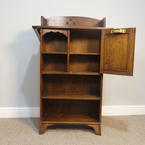 406 - An Arts and Crafts oak Bookcase with cupboard, in the manner of Liberty, W 67 cm x H 104 cm x D 25 c... 