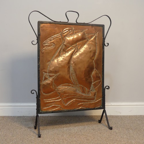 408 - An Arts and Crafts Newlyn school copper and wrought iron Fire Screen, depicting a sailing ship, attr... 