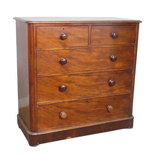 425 - A Victorian mahogany flat front Chest of Drawers, two short drawers over three long graduating drawe... 