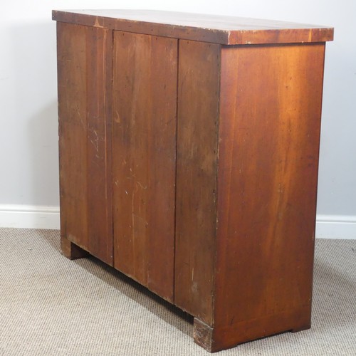 426 - A Victorian mahogany bow-front Chest of drawers, with shaped apron and feet, W 124 cm x H 103.5 cm x... 