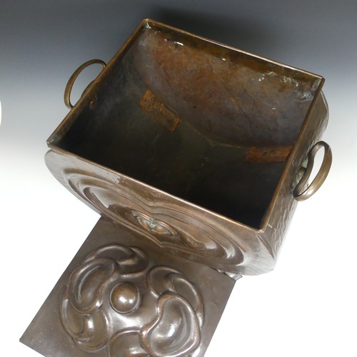 493 - An Art Nouveau hammered copper heart shaped Coal Box, front marked with 'Rd 406450', W 40 cm x H 50 ... 