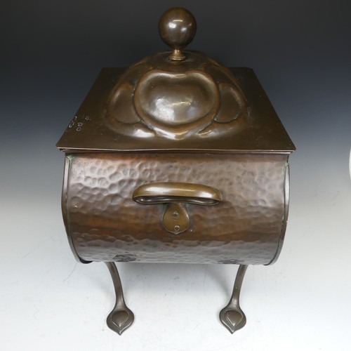 493 - An Art Nouveau hammered copper heart shaped Coal Box, front marked with 'Rd 406450', W 40 cm x H 50 ... 