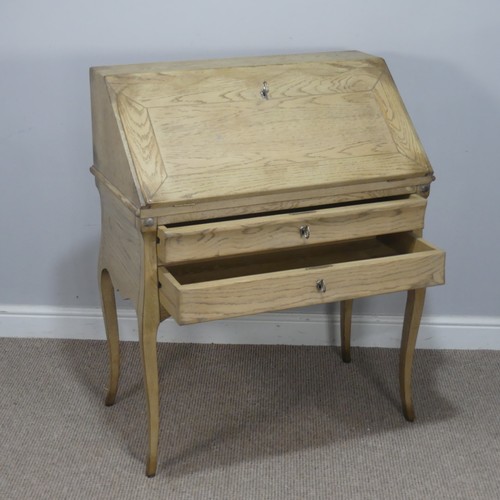 505 - An Oficina Inglesa, London, 'Constant' secretary Desk, in blond oak, Ref. 06436, one large bottom dr... 