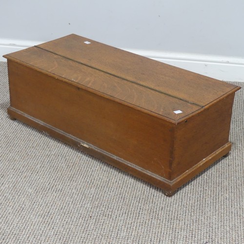 510 - An early 20th century oak cased 'Dulcitone' portable Piano, made by 'Thomas Machell, Glasgow', stamp... 