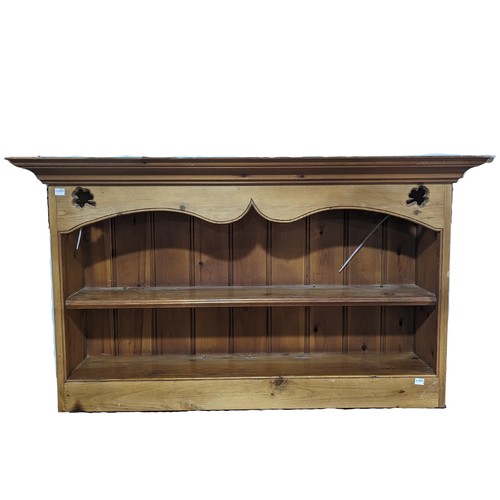 481 - An Antique pine wall mounted Shelves, pierced clovers to moulded and shaped top, W 114 cm x H 65.5 c... 