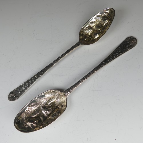 50 - A George III silver Table Spoon, by John Lampfert, hallmarked London 1773, Hanoverian pattern, 22cm ... 