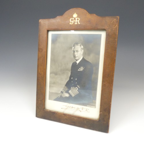 531 - A pair of portrait photographs of King George VI and Queen Elizabeth, taken by Dorothy Wilding, each... 