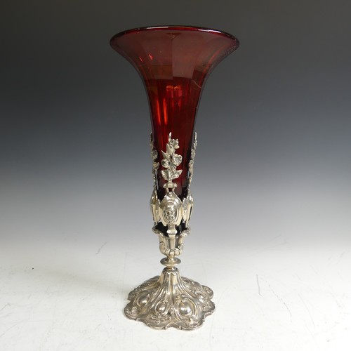 79 - An Edwardian silver plated Epergne / Centrepiece, by Mappin & Webb, the base with presentation i... 