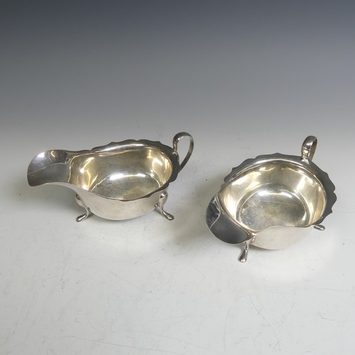 84 - A pair of George V silver Sauce Boats, by Viner's Ltd., hallmarked Sheffield, 1933, of traditional f... 