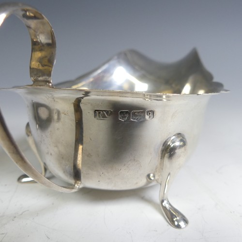 84 - A pair of George V silver Sauce Boats, by Viner's Ltd., hallmarked Sheffield, 1933, of traditional f... 