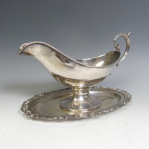 95 - A Peruvian silver Sauce Boat, on screw fitting stand, the base marked 'Industria Peruana Plata Ester... 