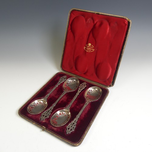 109 - A cased set of four Victorian silver Serving Spoons, by Goldsmiths & Silversmiths Co., hallmarke... 