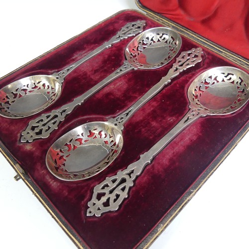 109 - A cased set of four Victorian silver Serving Spoons, by Goldsmiths & Silversmiths Co., hallmarke... 