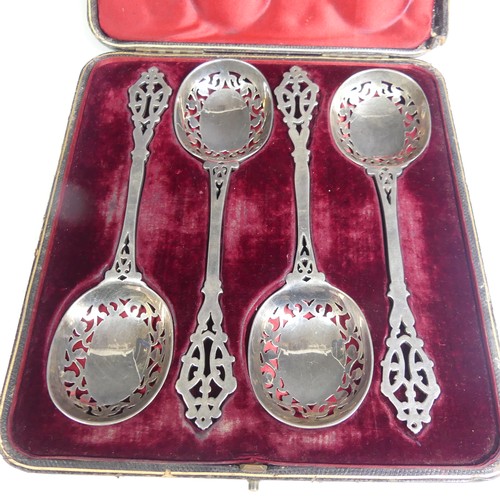 109 - A cased set of four Victorian silver Serving Spoons, by Goldsmiths & Silversmiths Co., hallmarke... 