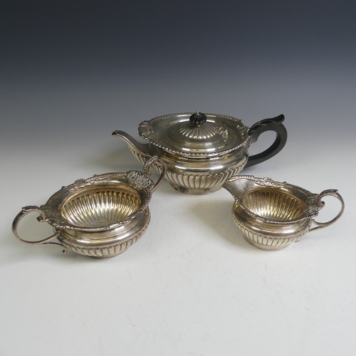 121 - A late Victorian silver three piece Tea Set, by Edward Barnard & Sons Ltd., hallmarked London, 1... 