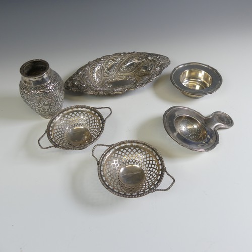 140 - A pair of George V silver Bonbon Dishes, by Levi & Salaman, of circular form with geometric pier... 