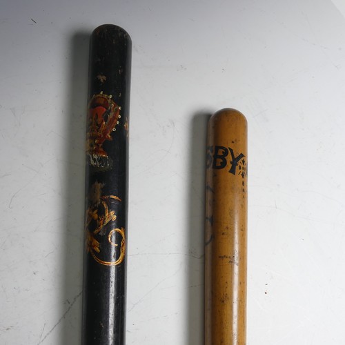 596 - A Victorian Special Constable truncheon, painted with Royal cipher and initials 