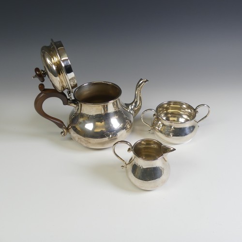 170 - A George V silver three piece Tea Set, by Goldsmiths & Silversmiths Co Ltd., hallmarked London, ... 