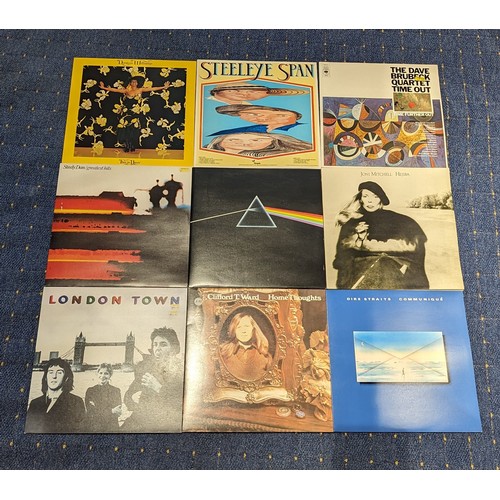 620 - Vinyl Records; Pink Floyd 'Dark Side of the Moon', SHVL 804, complete with posters and cards, togeth... 