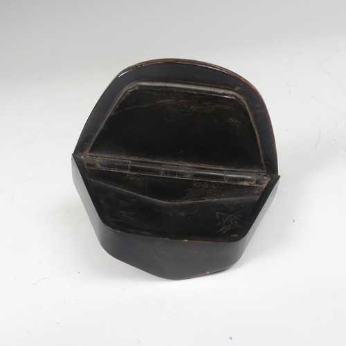 65 - Napoleonic Interest: a pressed horn snuff box, in the form of Napoleon's bicorn hat, the hinged lid ... 