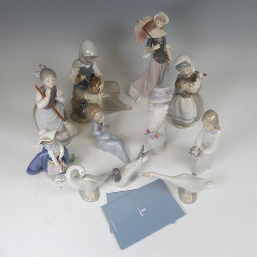 86 - A quantity of Lladro Figures, to include a figure of a Potter, 'A Sunny Day', six others including G... 