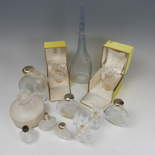 87 - A small quantity of Nina Ricci Scent Bottles, to include Lalique 'L'Air du Temps', etched to base, i... 