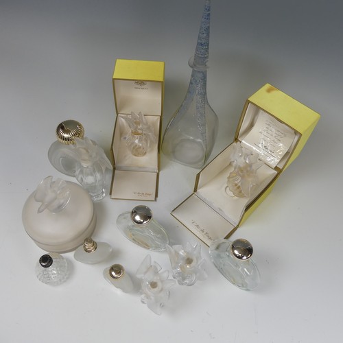 87 - A small quantity of Nina Ricci Scent Bottles, to include Lalique 'L'Air du Temps', etched to base, i... 