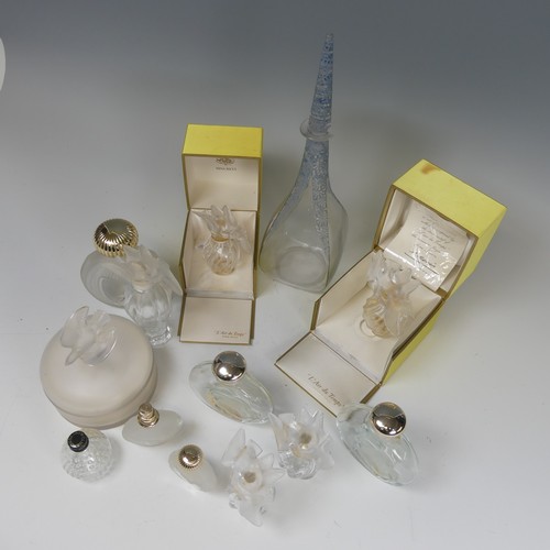 87 - A small quantity of Nina Ricci Scent Bottles, to include Lalique 'L'Air du Temps', etched to base, i... 