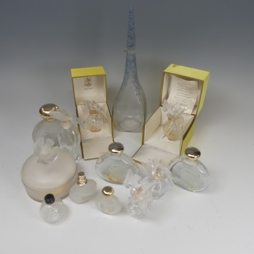 87 - A small quantity of Nina Ricci Scent Bottles, to include Lalique 'L'Air du Temps', etched to base, i... 