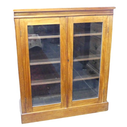 368 - A Victorian mahogany glazed Bookcase, raised on plinth base, W 86 cm x H 102.5 cm x D 32.5 cm.... 