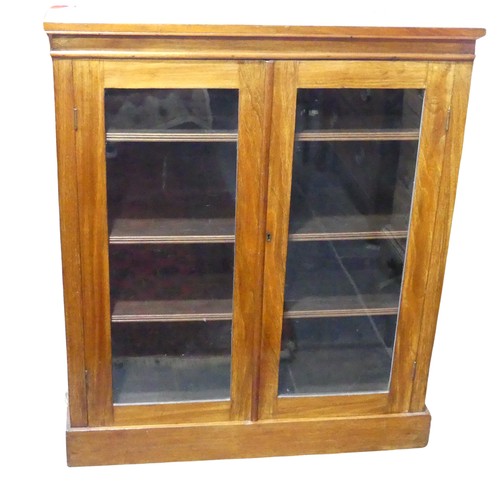 368 - A Victorian mahogany glazed Bookcase, raised on plinth base, W 86 cm x H 102.5 cm x D 32.5 cm.... 