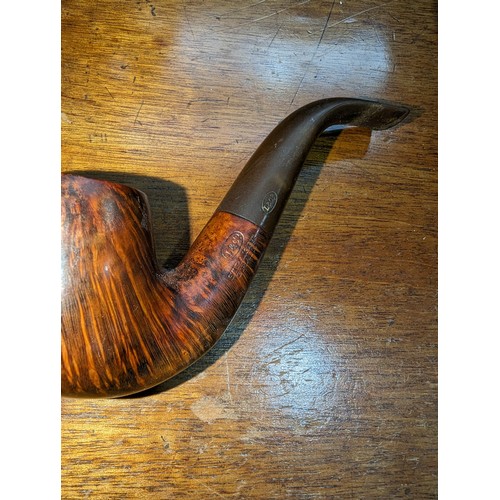 634 - A quantity of vintage Pipes, including ; Meerschaum, treen pipe labelled L & Co, Bruyere Garanti... 