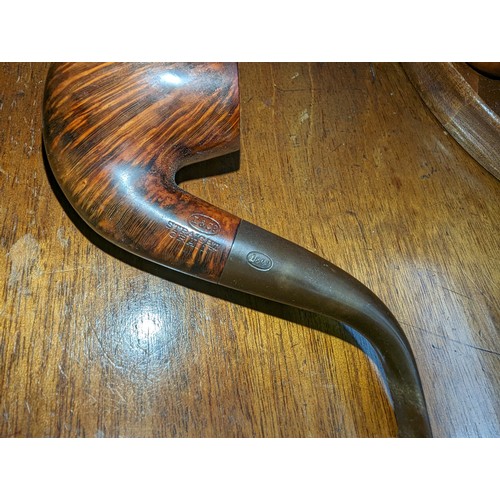 634 - A quantity of vintage Pipes, including ; Meerschaum, treen pipe labelled L & Co, Bruyere Garanti... 