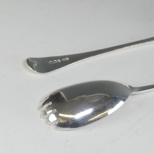 4 - A pair of George V silver Salad Servers, by Arnold & Lewis, hallmarked Sheffield, 1930, the hand... 