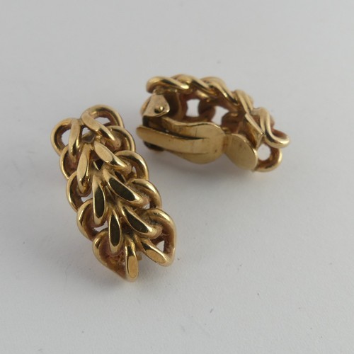 333 - A pair of 9ct yellow gold Ear Clips, the woven fronts 20mm long, approx. total weight 7g.... 